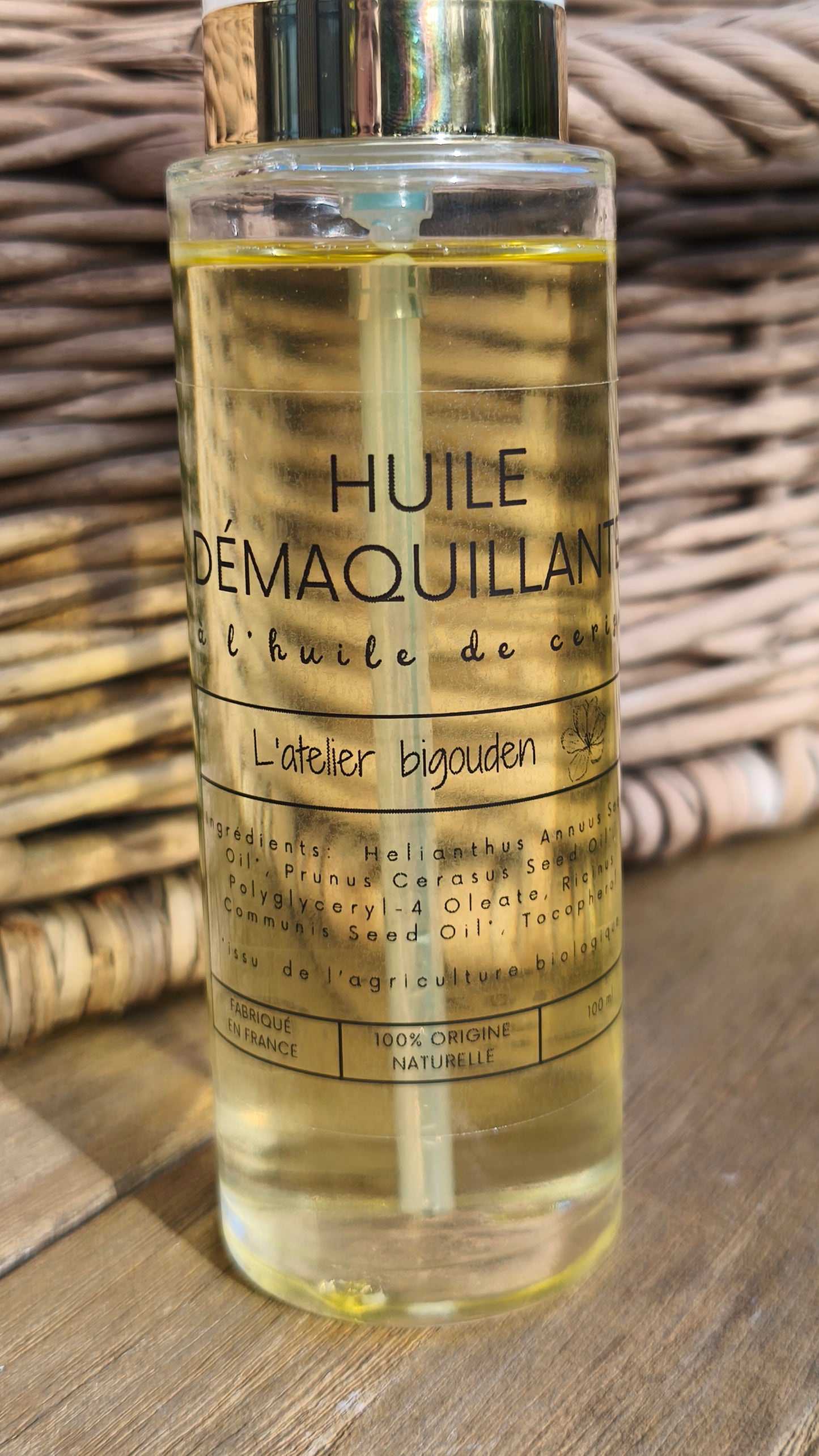 Huile démaquillante douce et naturelle