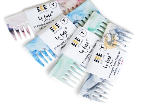 peignes à grandes dents marbré blanc, gris ou bleu ou vert ou rose
