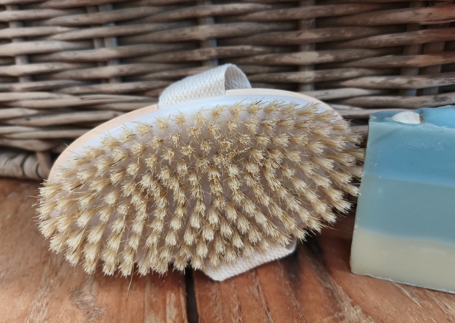 Brosse exfoliante pour le corps