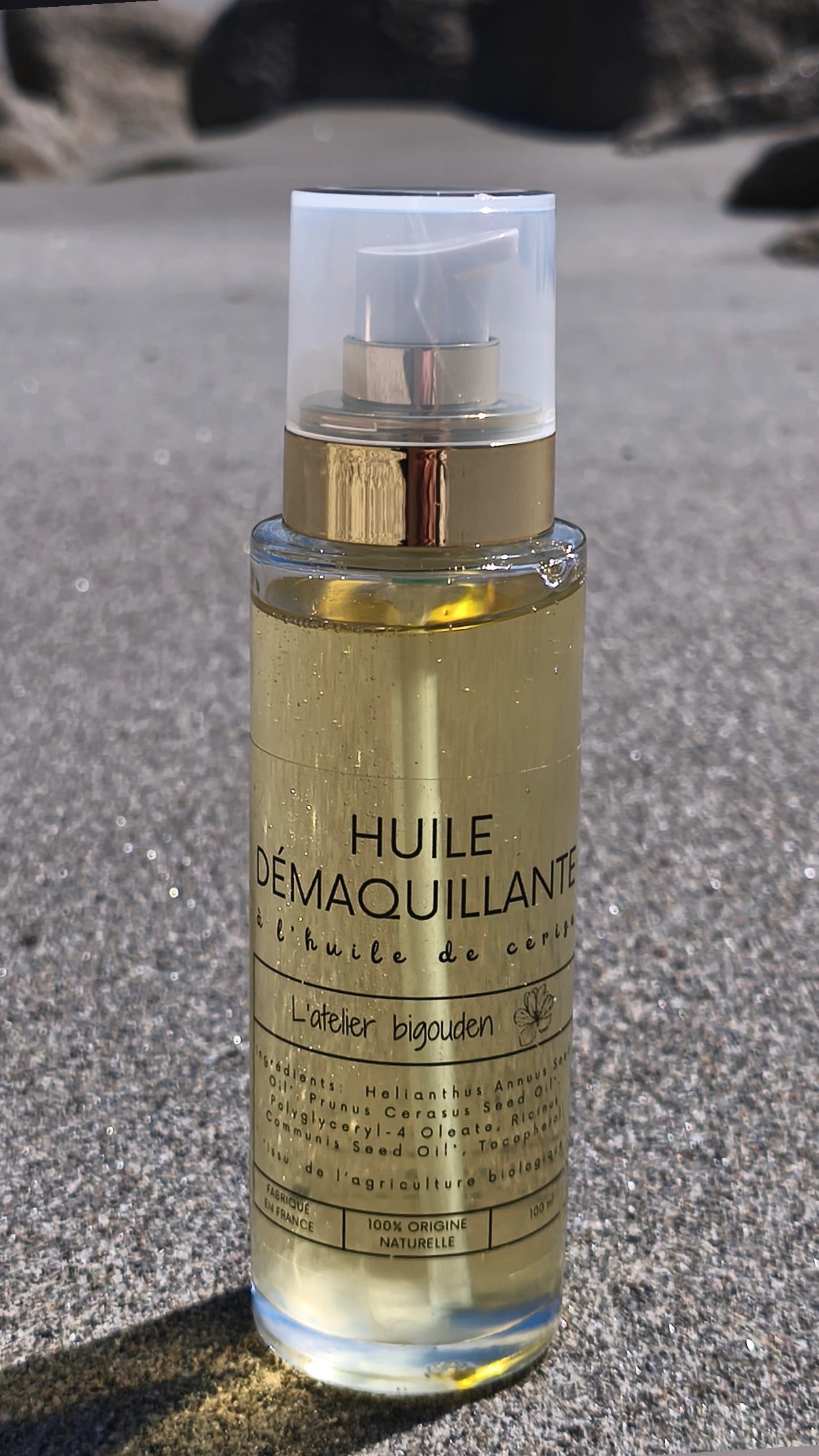 Huile démaquillante douce et naturelle
