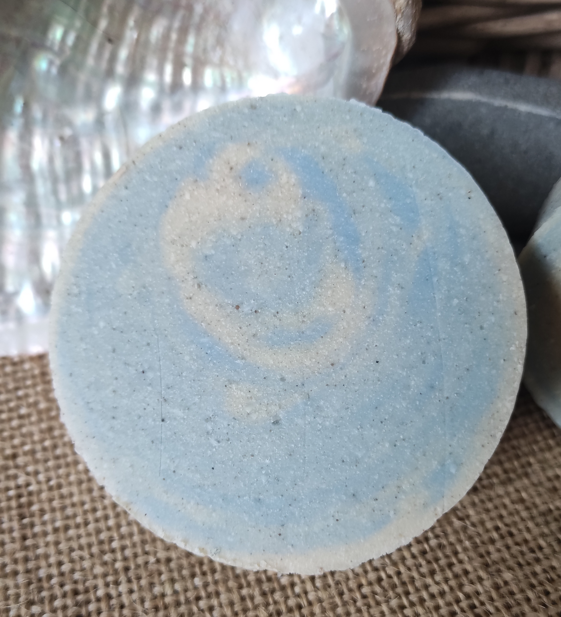 Savon exfoliant doux à la criste marine et au sable très fin
