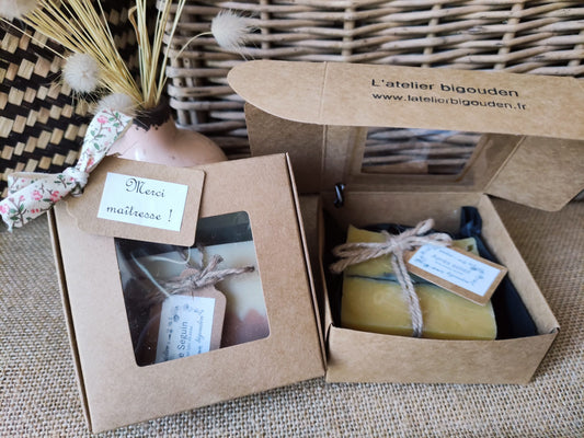 coffret avec un savon et un message pour remercier la personne que vous souhaitez (enseignant, nounou, ami...)