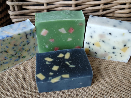 savon saponifié à froid qui utilise des chutes de savons pour un effet terrazzo